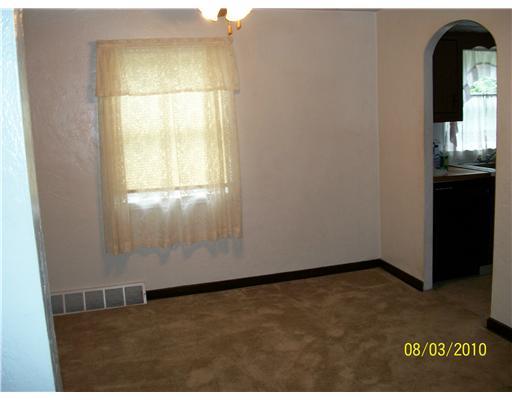 711 Hamil Road Penn Hills, PA 15147 - Photo 5 of 14 Living Room.