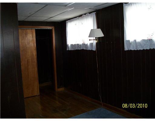 711 Hamil Road Penn Hills, PA 15147 - Photo 7 of 14 Den/Family/Great Room.