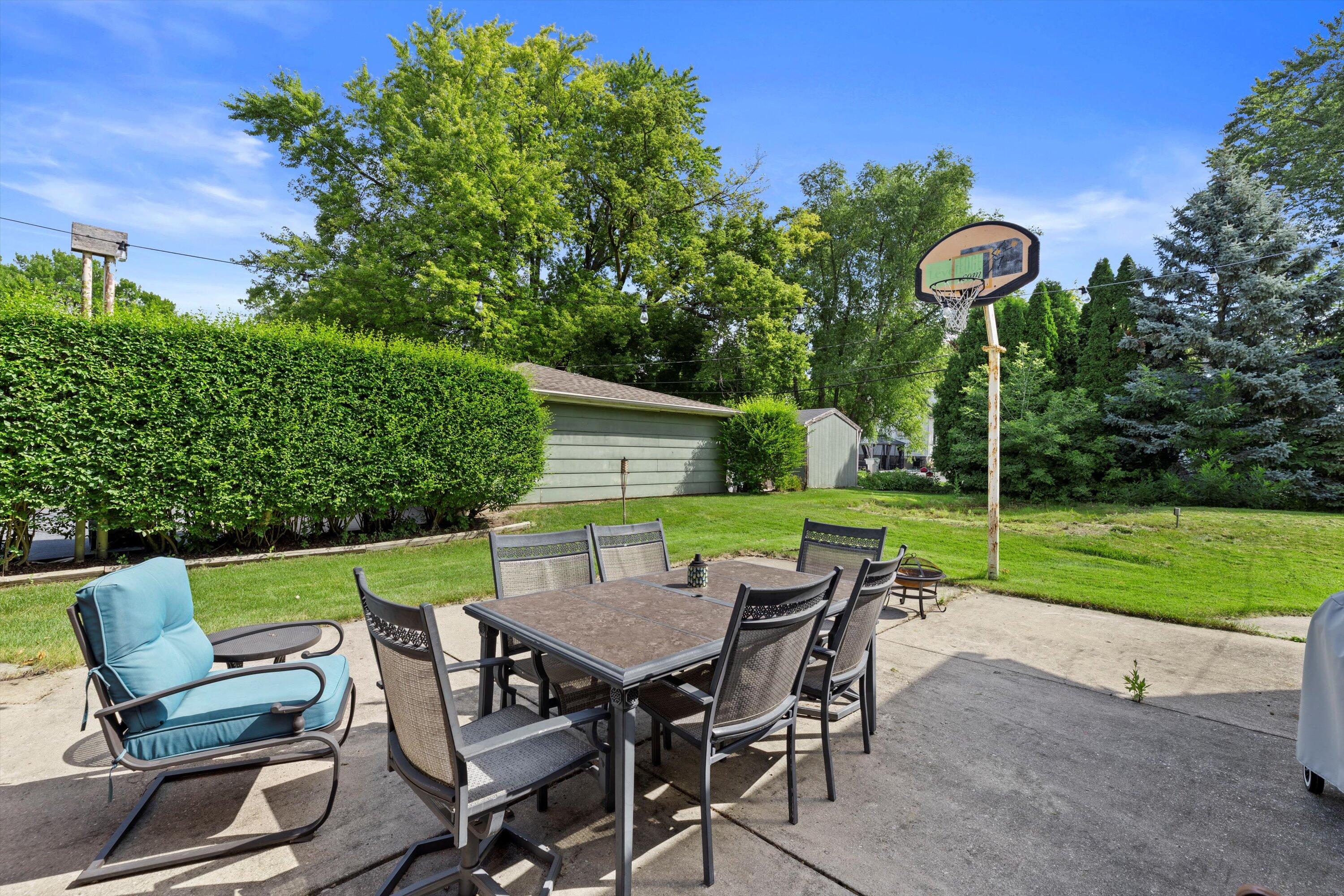 3562 South 97th Street Milwaukee, WI 53228 - Photo 10 of 41 Patio