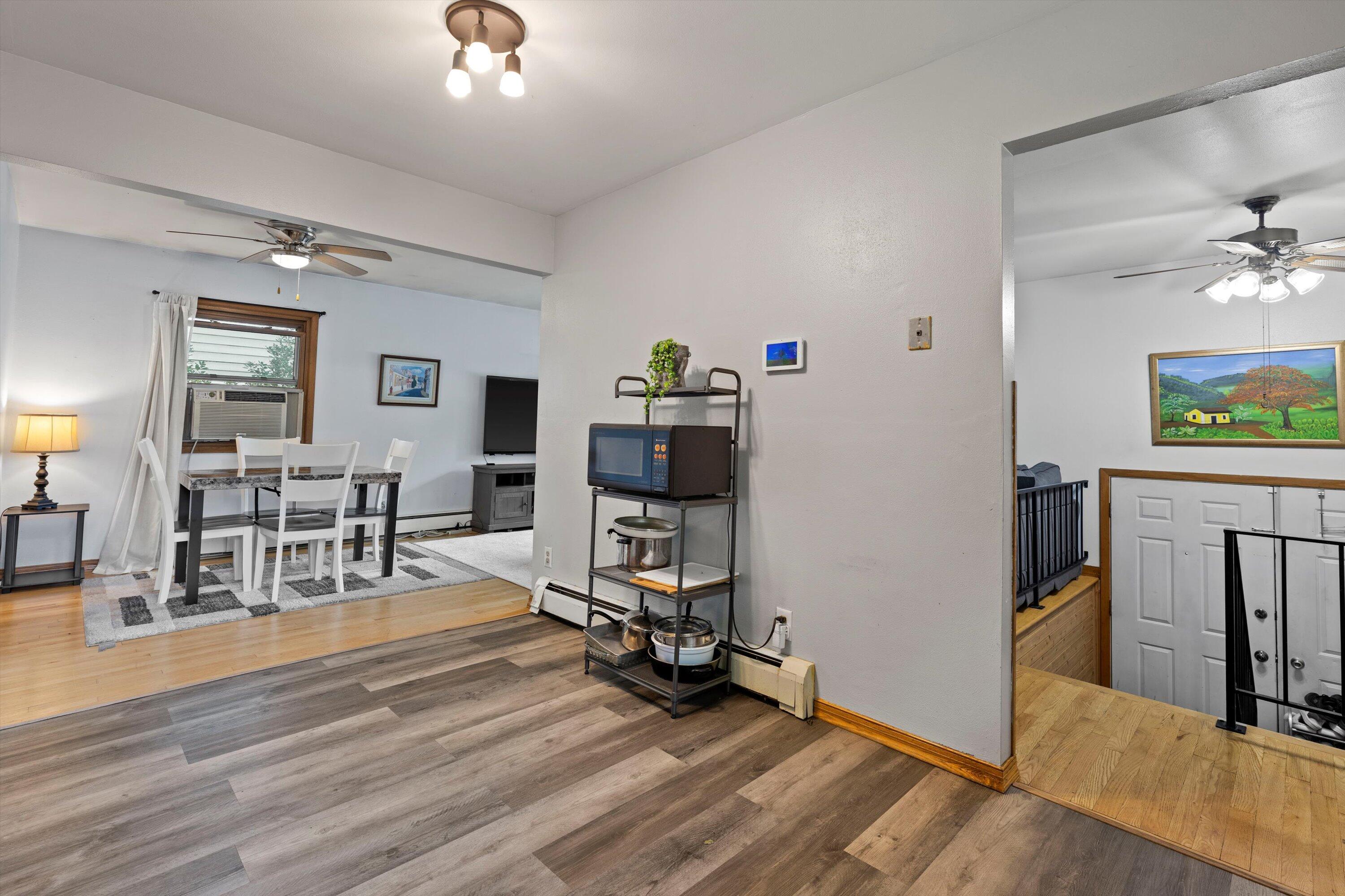 3562 South 97th Street Milwaukee, WI 53228 - Photo 23 of 41 Kitchen