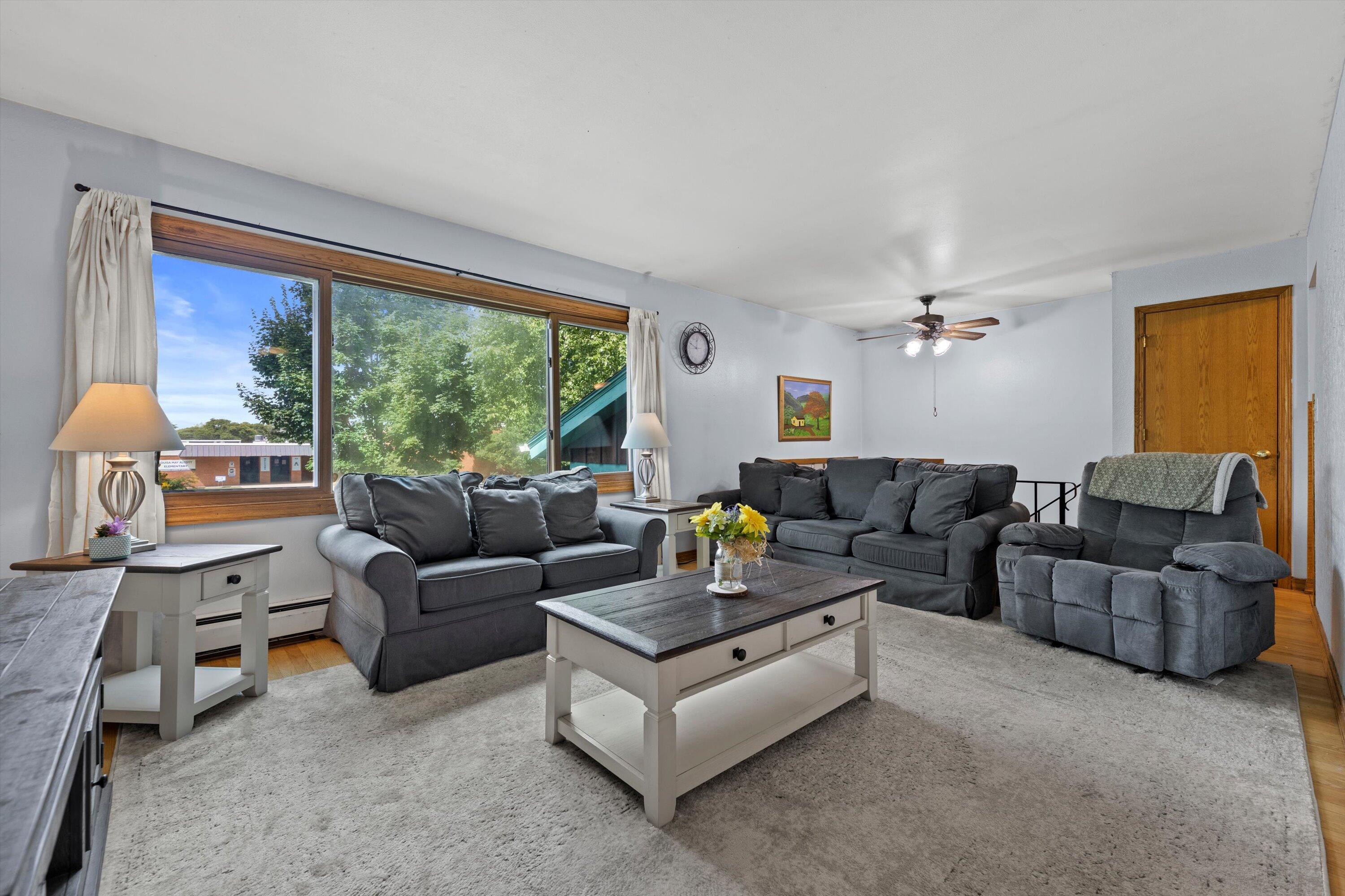 3562 South 97th Street Milwaukee, WI 53228 - Photo 26 of 41 Living Room