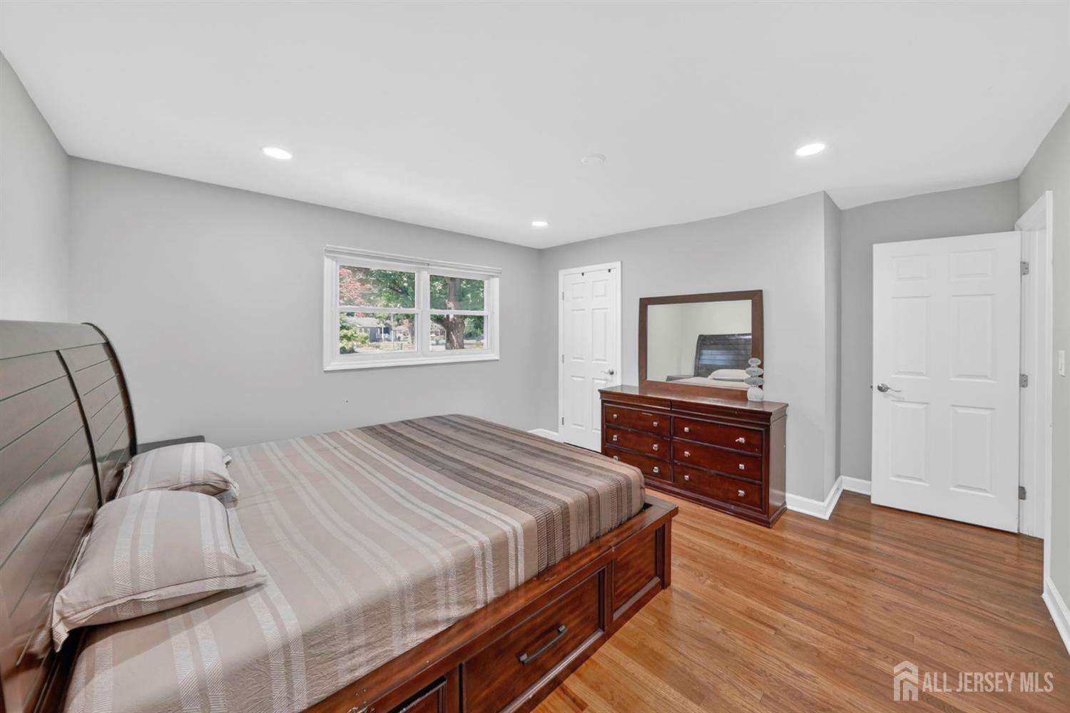 59 Eden Avenue Edison, NJ 08817 - Photo 29 of 45