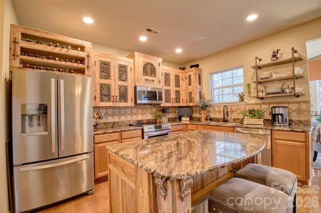 $529,000 | 921 High Glenn Court, Lake Wylie, SC 29710