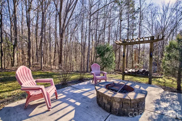 $529,000 | 921 High Glenn Court, Lake Wylie, SC 29710