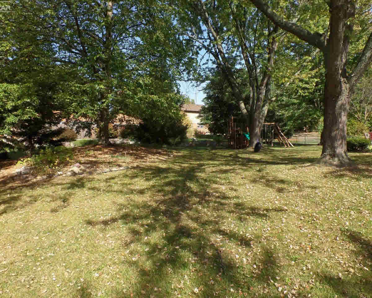 6305 Kings Pointe Road Grand Blanc, MI 48439 - Photo 9 of 49 21363173-8.JPG