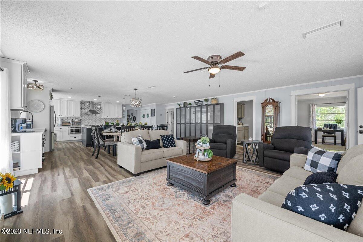 256 Swan Lake Road Melrose, FL 32666 - Photo 12 of 42 22-JWLeePhoto-5526