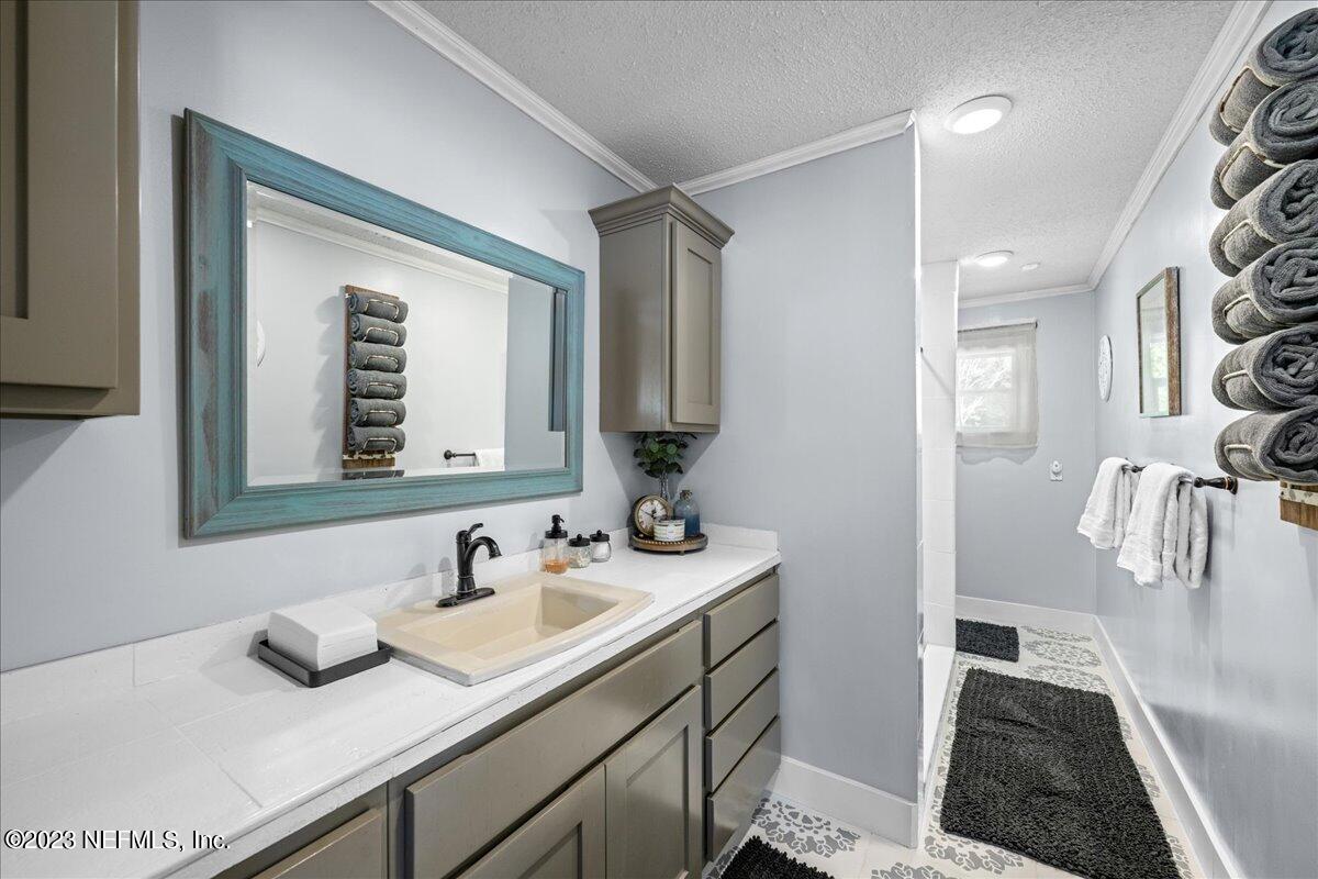 256 Swan Lake Road Melrose, FL 32666 - Photo 14 of 42 25-JWLeePhoto-5533