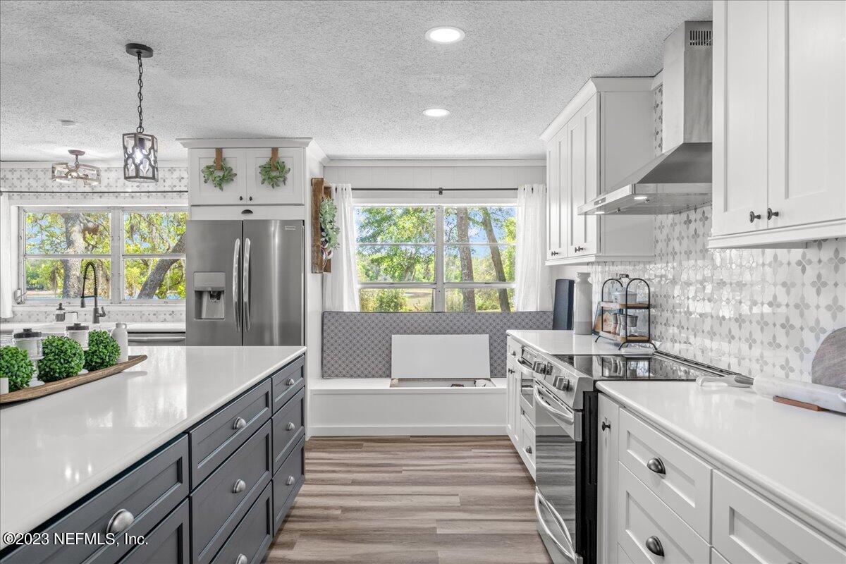 256 Swan Lake Road Melrose, FL 32666 - Photo 3 of 42 16-JWLeePhoto-5508