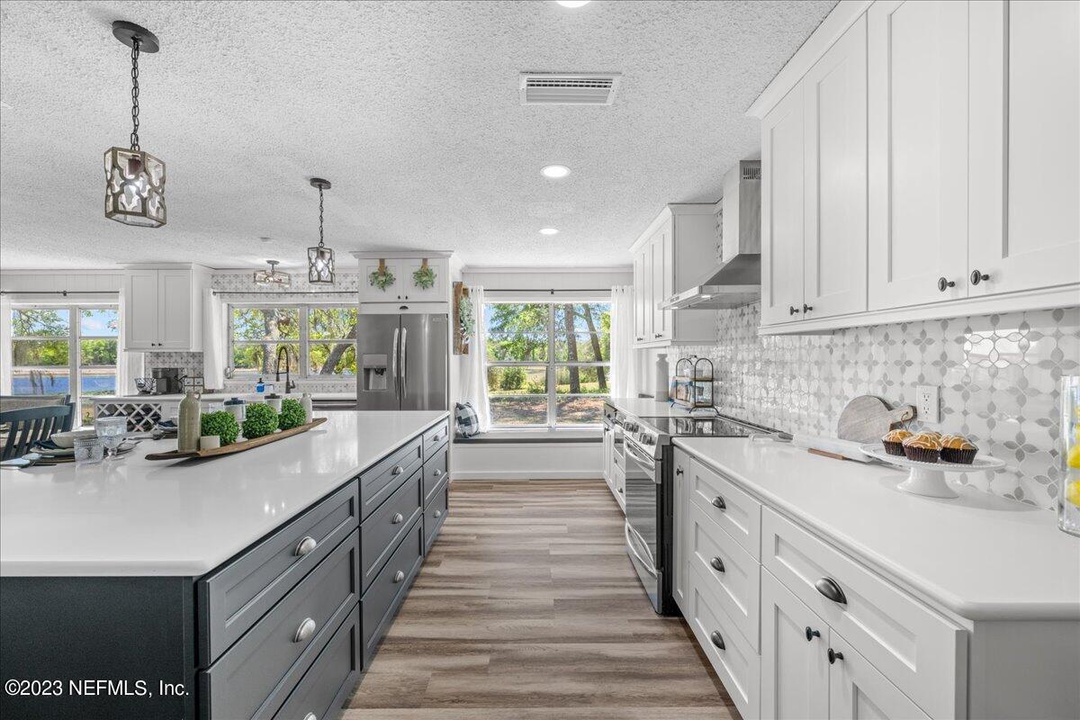 256 Swan Lake Road Melrose, FL 32666 - Photo 4 of 42 15-JWLeePhoto-5505