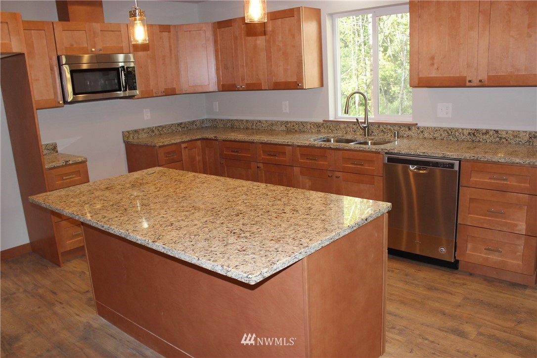 41 Alfredson Road Oakville, WA 98568 - Photo 5 of 24 Gallery Image 5