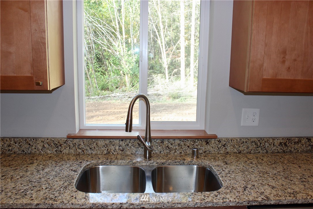 41 Alfredson Road Oakville, WA 98568 - Photo 7 of 24 Gallery Image 7