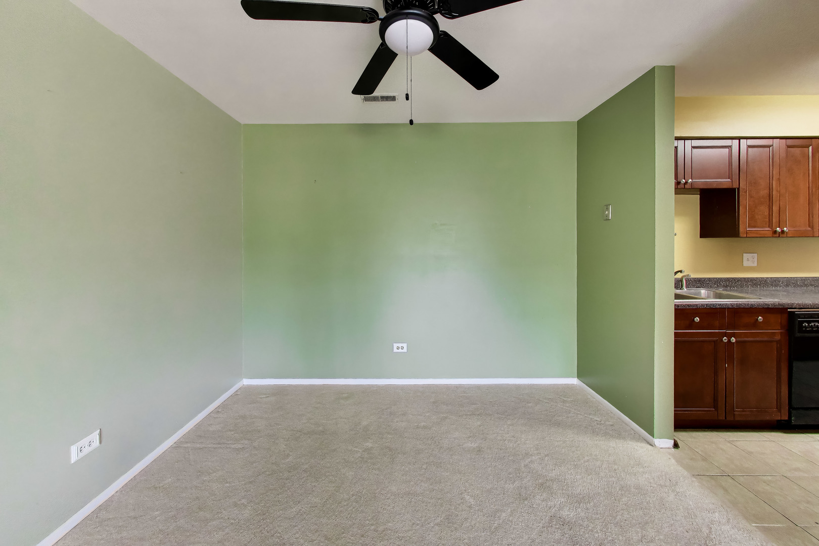 1440 Stonebridge Circle, Unit J12 Wheaton, IL 60189 - Photo 7 of 23