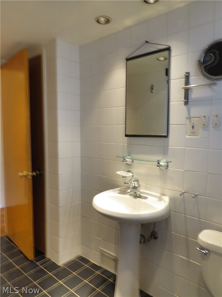 21342 Eaton Road Cleveland, OH 44126 - Photo 19 of 31 Gallery Image 19