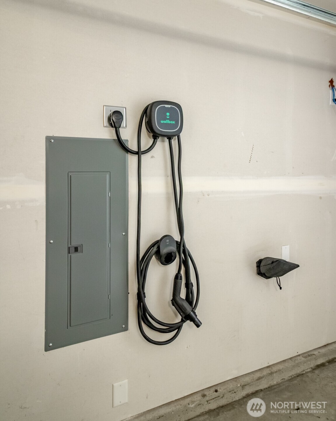 6830 31st Avenue Southwest Seattle, WA 98126 - Photo 27 of 28 a bathroom with a shower and a mirror