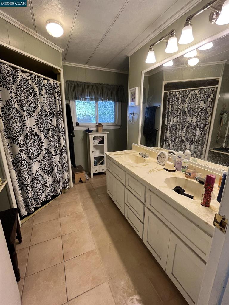 189 Cairo Drive Pacheco, CA 94553 - Photo 12 of 15 a room with a bed and a mirror