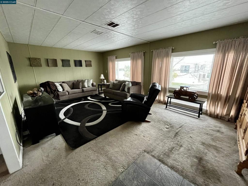 189 Cairo Drive Pacheco, CA 94553 - Photo 5 of 15 a living room with furniture