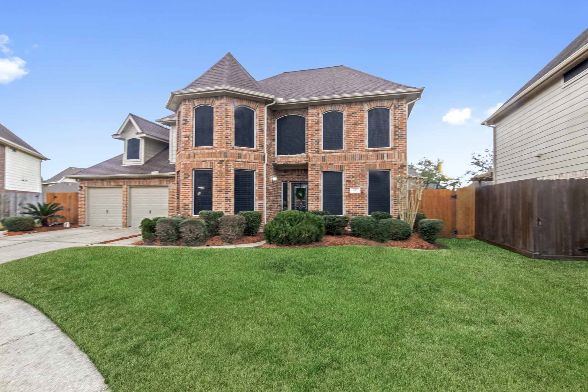 4311 Green Tree Court Pasadena, TX 77505 - Photo 2 of 49 Large front yard in cul de sac.