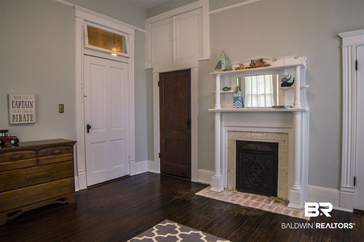 134 Margaret Street Mobile, AL 36607 - Photo 4 of 41