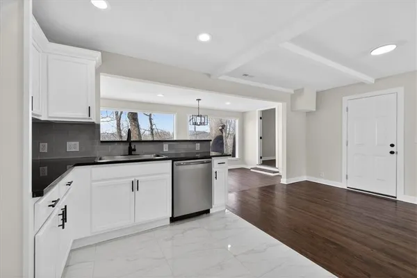 $250,000 | 604 East 164th Terrace, Belton, MO 64012