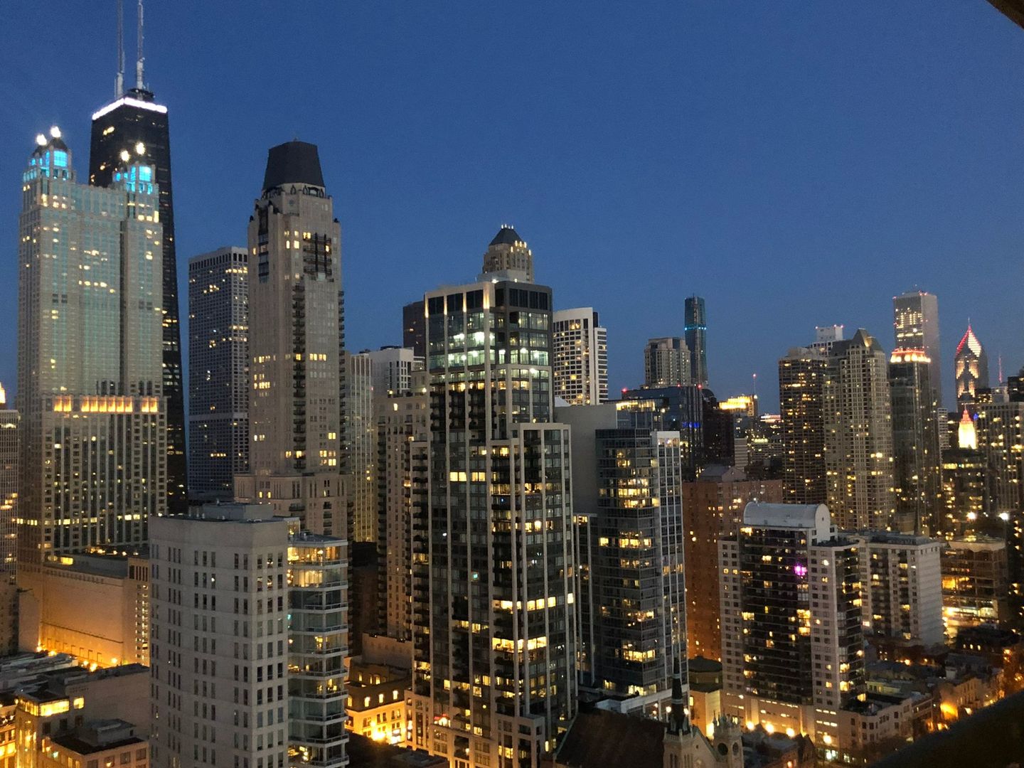 111 West Maple Street, Unit 3201 Chicago, IL 60610 - Photo 21 of 24 a city view