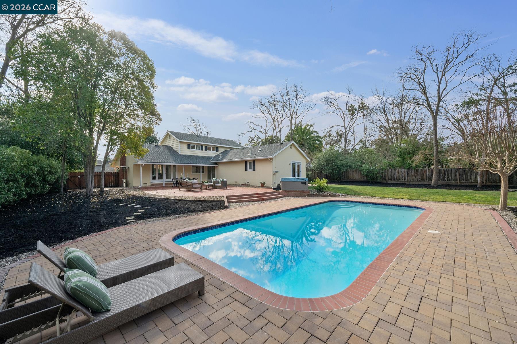 1666 Foothill Park Circle Lafayette, CA 94549 - Photo 2 of 28