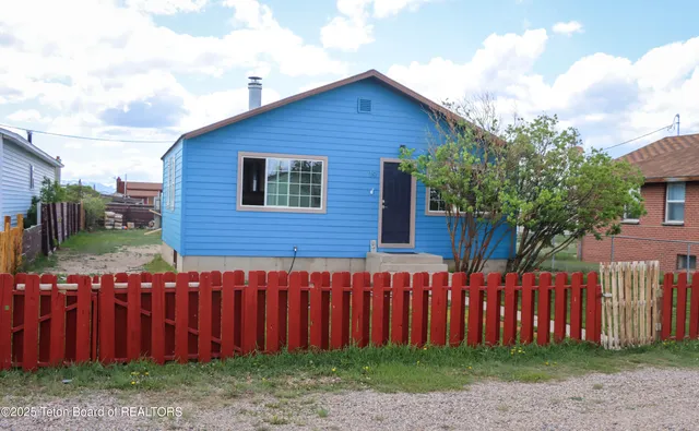 $235,000 | 19 Taylor Avenue, Marbleton, WY 83113