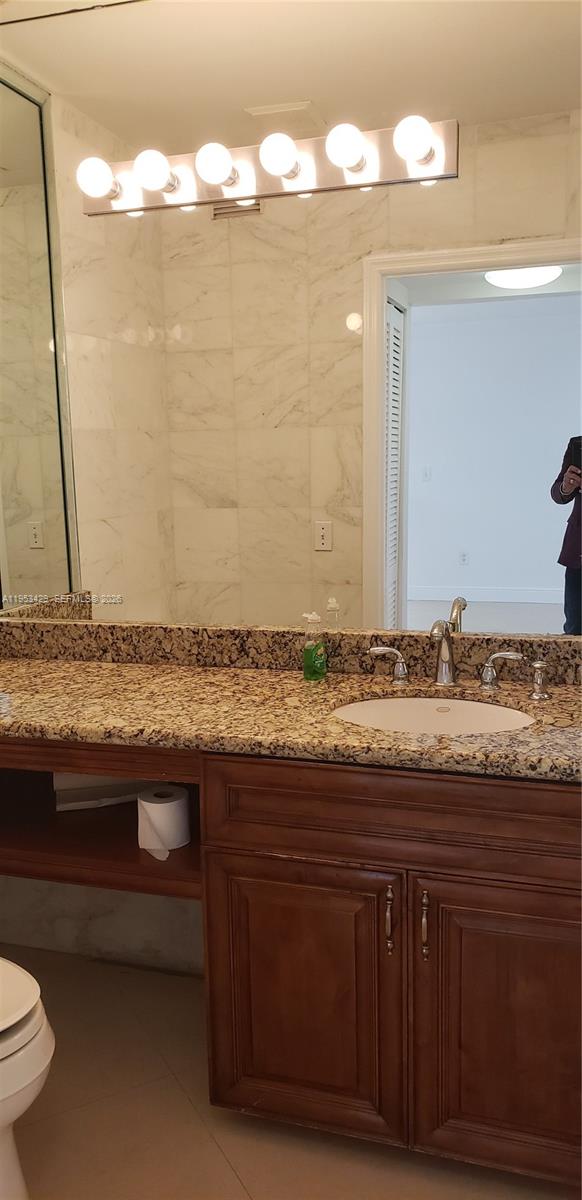 11242 Southwest 62nd Lane Miami, FL 33173 - Photo 16 of 58