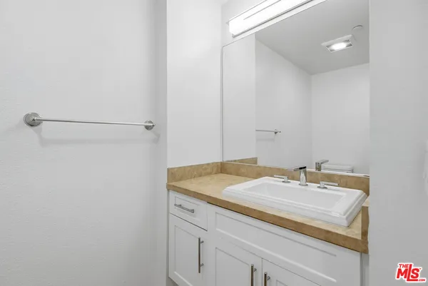 $1,299,000 | 5625 Crescent Park West, Unit 301, Playa Vista, CA 90094