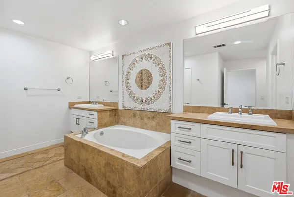 $1,299,000 | 5625 Crescent Park West, Unit 301, Playa Vista, CA 90094