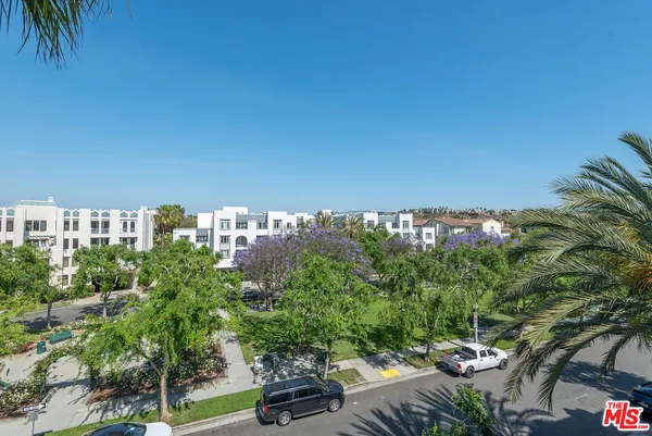 $1,299,000 | 5625 Crescent Park West, Unit 301, Playa Vista, CA 90094