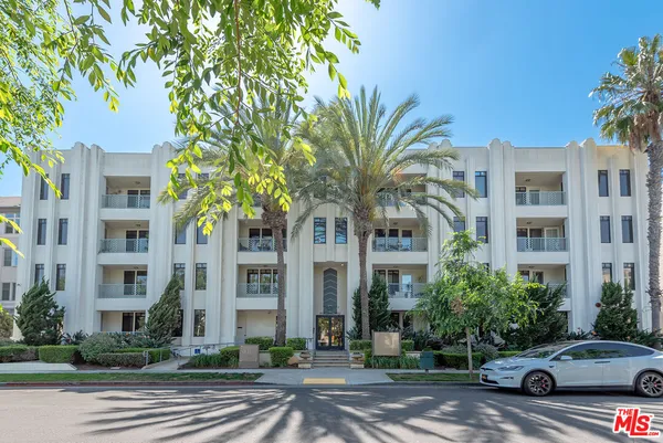 $1,299,000 | 5625 Crescent Park West, Unit 301, Playa Vista, CA 90094