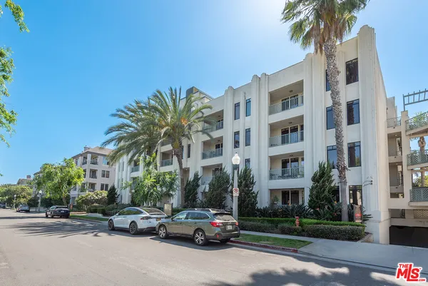 $1,299,000 | 5625 Crescent Park West, Unit 301, Playa Vista, CA 90094