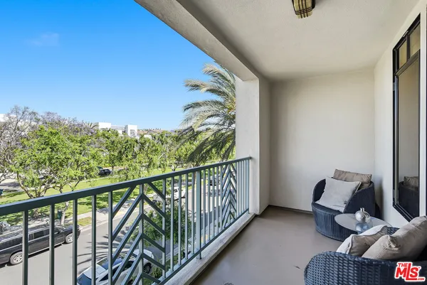 $1,299,000 | 5625 Crescent Park West, Unit 301, Playa Vista, CA 90094