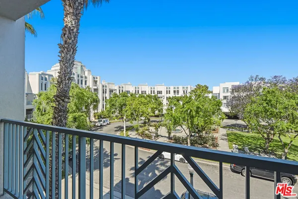 $1,299,000 | 5625 Crescent Park West, Unit 301, Playa Vista, CA 90094