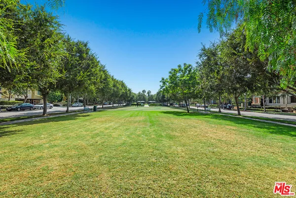 $1,299,000 | 5625 Crescent Park West, Unit 301, Playa Vista, CA 90094