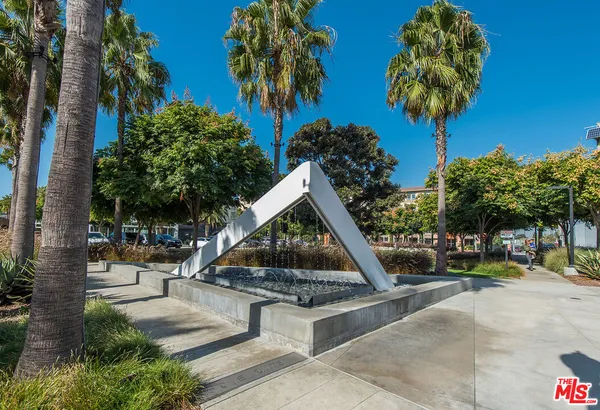 $1,299,000 | 5625 Crescent Park West, Unit 301, Playa Vista, CA 90094