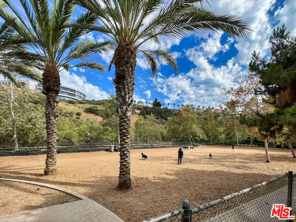 $1,299,000 | 5625 Crescent Park West, Unit 301, Playa Vista, CA 90094