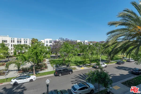 $1,299,000 | 5625 Crescent Park West, Unit 301, Playa Vista, CA 90094