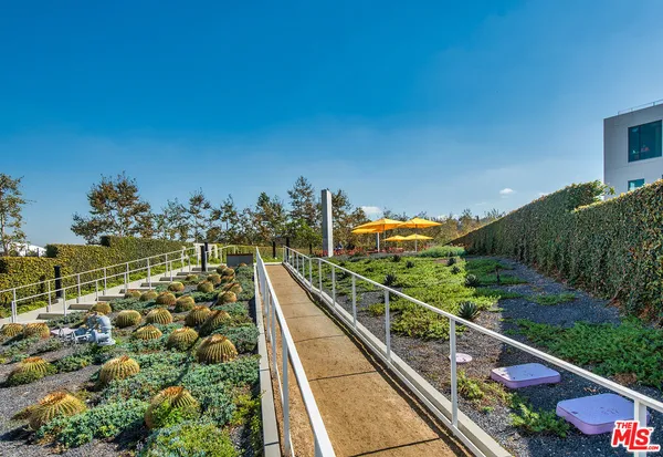 $1,299,000 | 5625 Crescent Park West, Unit 301, Playa Vista, CA 90094