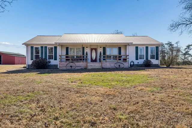 $560,000 | 875 Old Stage Road, Spring City, TN 37381
