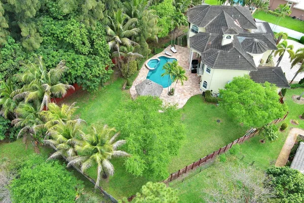 $9,000 | 6301 Southwest 58th Court, Davie, FL 33314