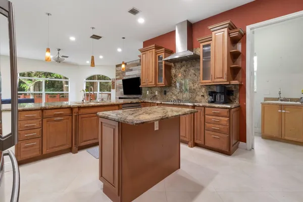 $9,000 | 6301 Southwest 58th Court, Davie, FL 33314