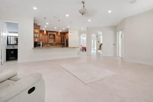 $9,000 | 6301 Southwest 58th Court, Davie, FL 33314