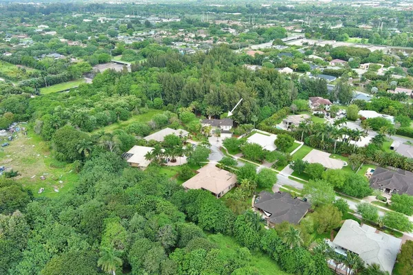$9,000 | 6301 Southwest 58th Court, Davie, FL 33314