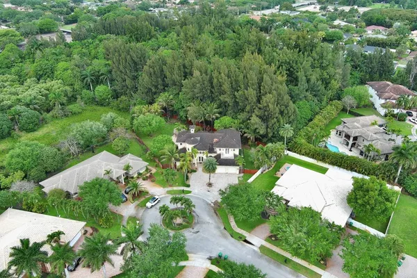 $9,000 | 6301 Southwest 58th Court, Davie, FL 33314