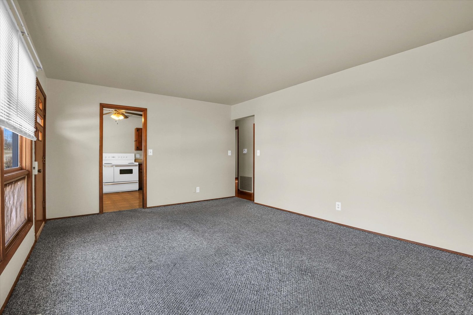 275 Wayside Avenue Decatur, IL 62521 - Photo 7 of 35