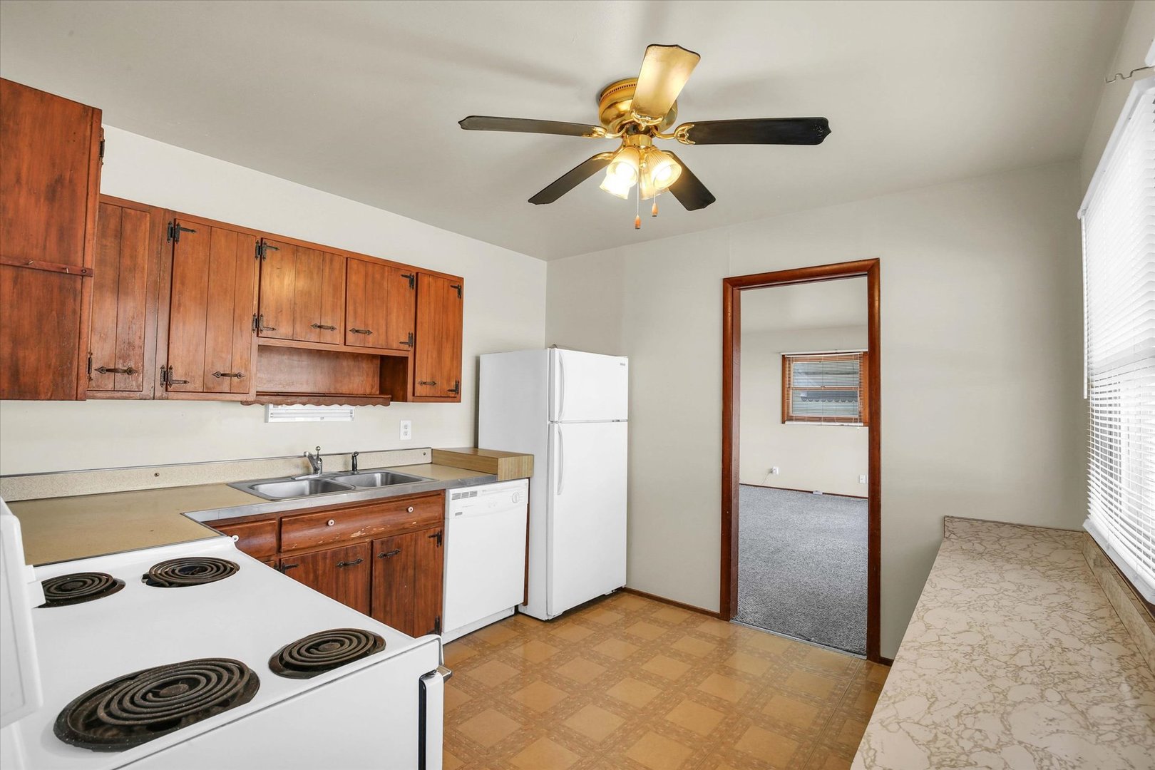 275 Wayside Avenue Decatur, IL 62521 - Photo 9 of 35