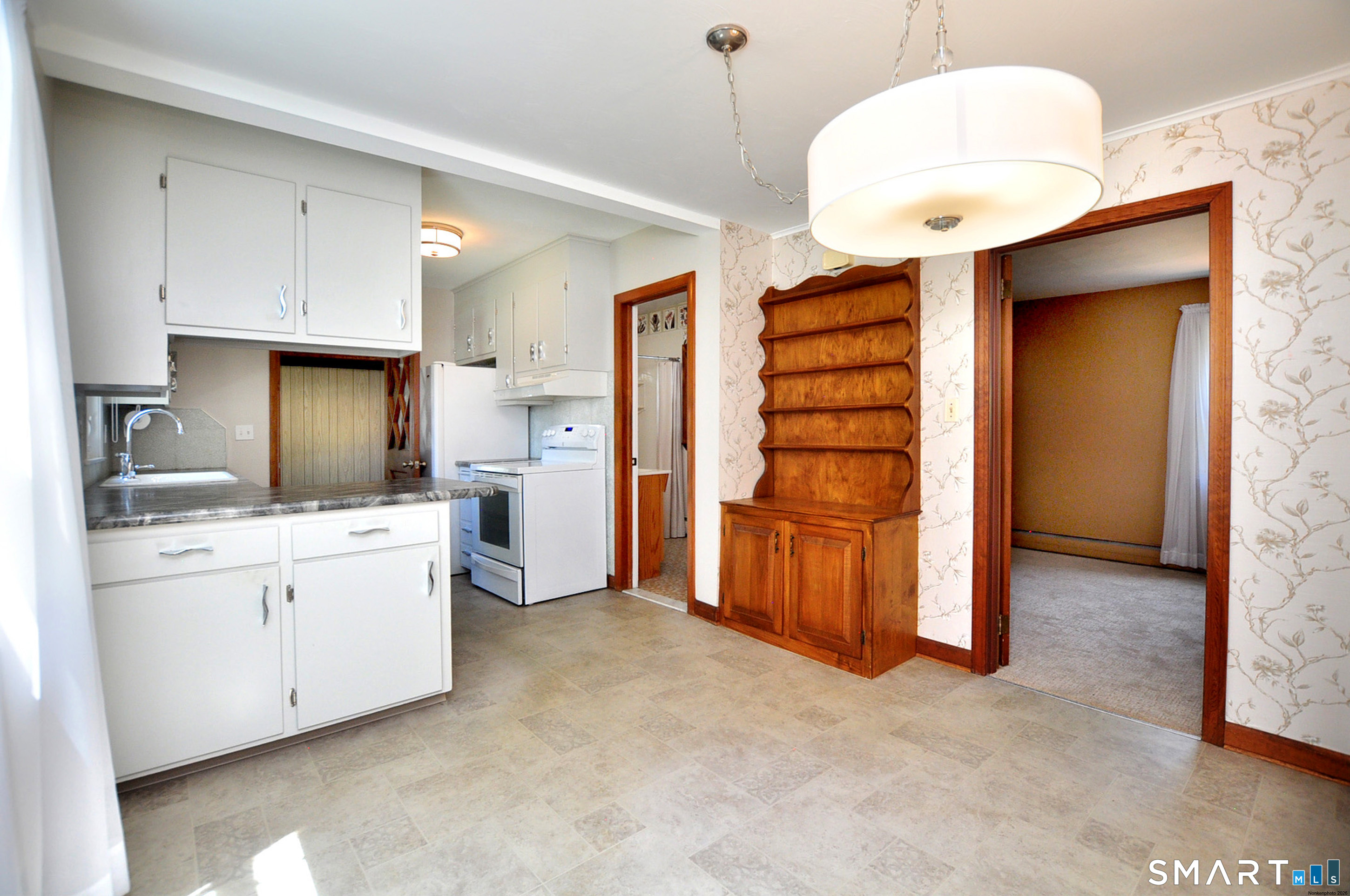 304 Rood Avenue Windsor, CT 06095 - Photo 21 of 36