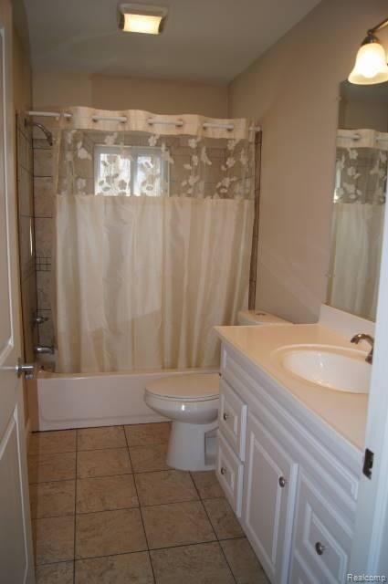 1757 Imlay City Road Lapeer, MI 48446 - Photo 12 of 20 DSC06879.JPG