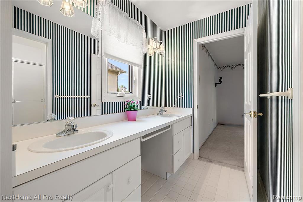 2116 Mapleridge Road Rochester Hills, MI 48309 - Photo 39 of 57